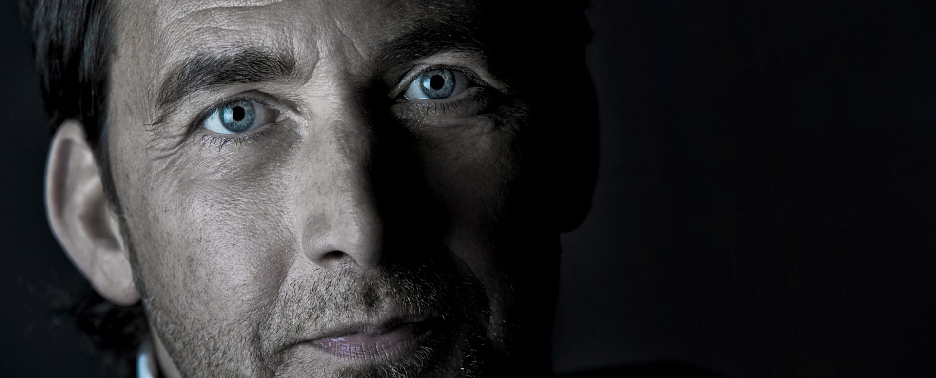 Porträt SCHÖFFI Becks bearbeitet coloriert hochauflösend